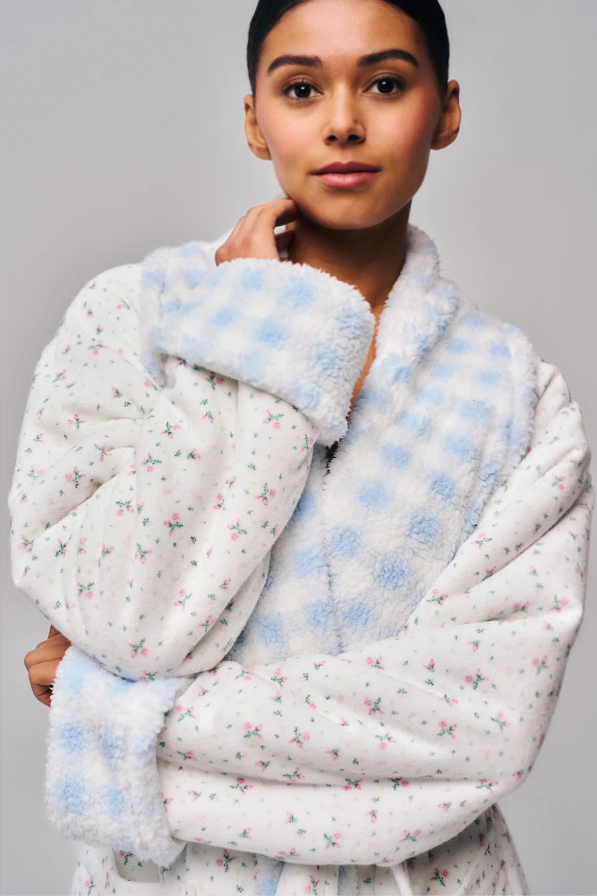 Cozy Cloud Reversible Robe - Image 6