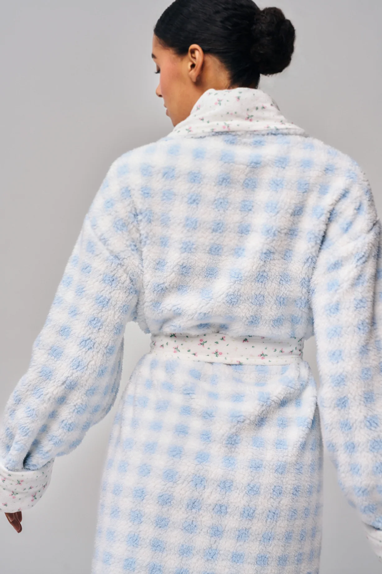 Cozy Cloud Reversible Robe - Image 7