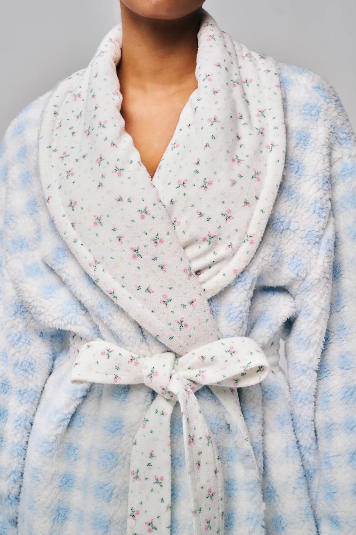 Cozy Cloud Reversible Robe - Image 8