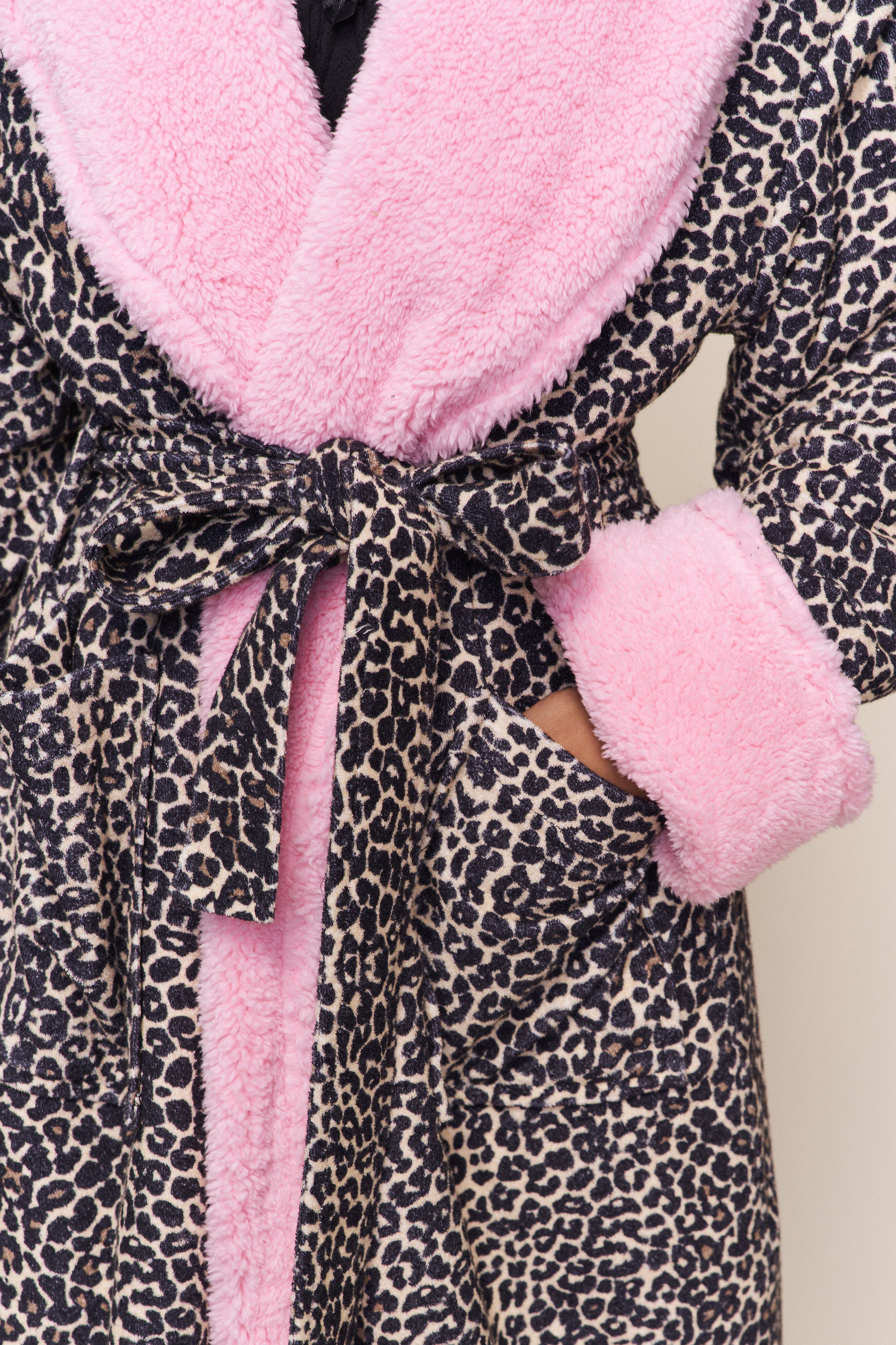 Cozy Cloud Reversible Robe - Image 4