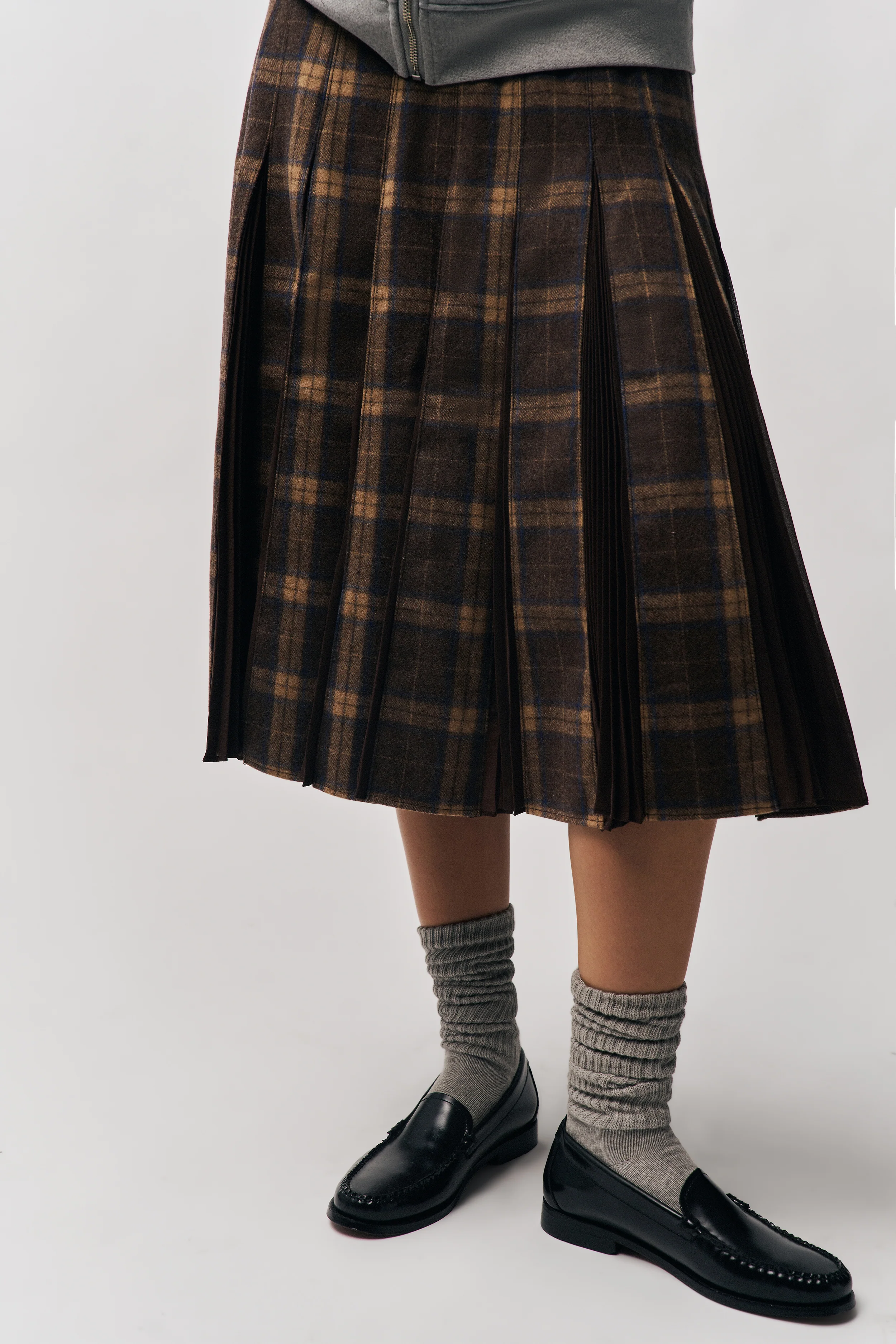 Gibson Chiffon Pleated Skirt - Image 4