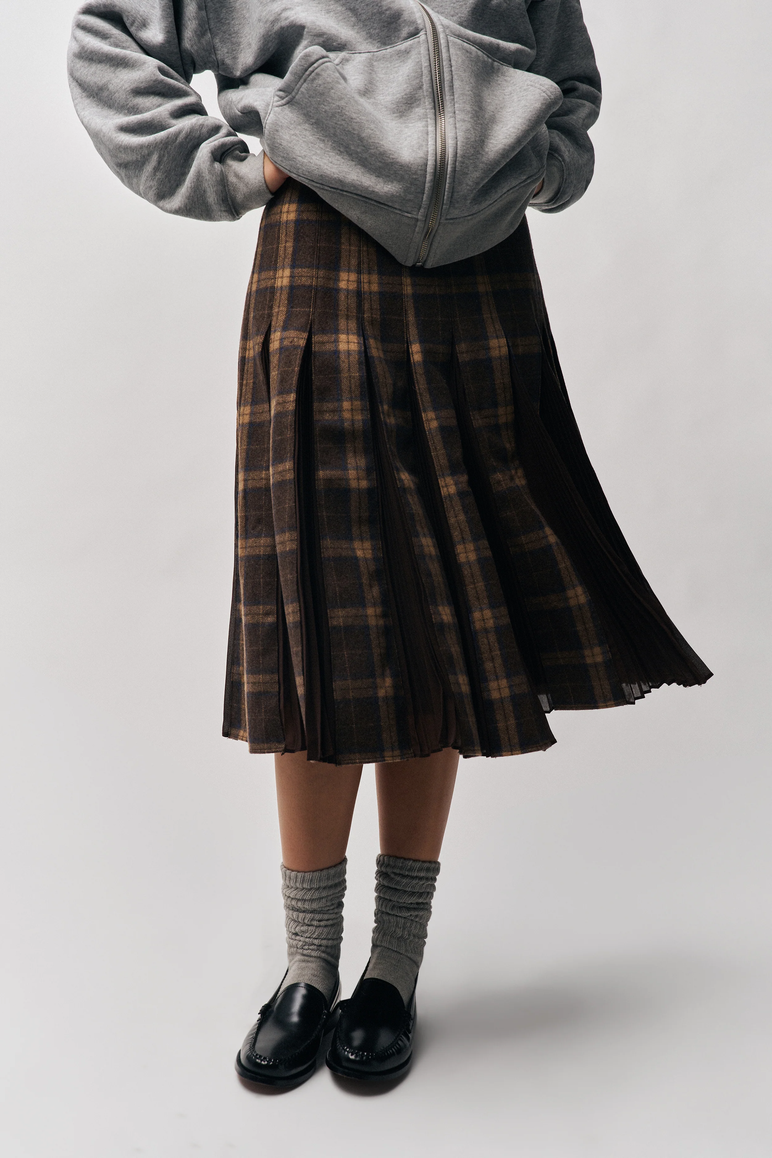 Gibson Chiffon Pleated Skirt - Image 7