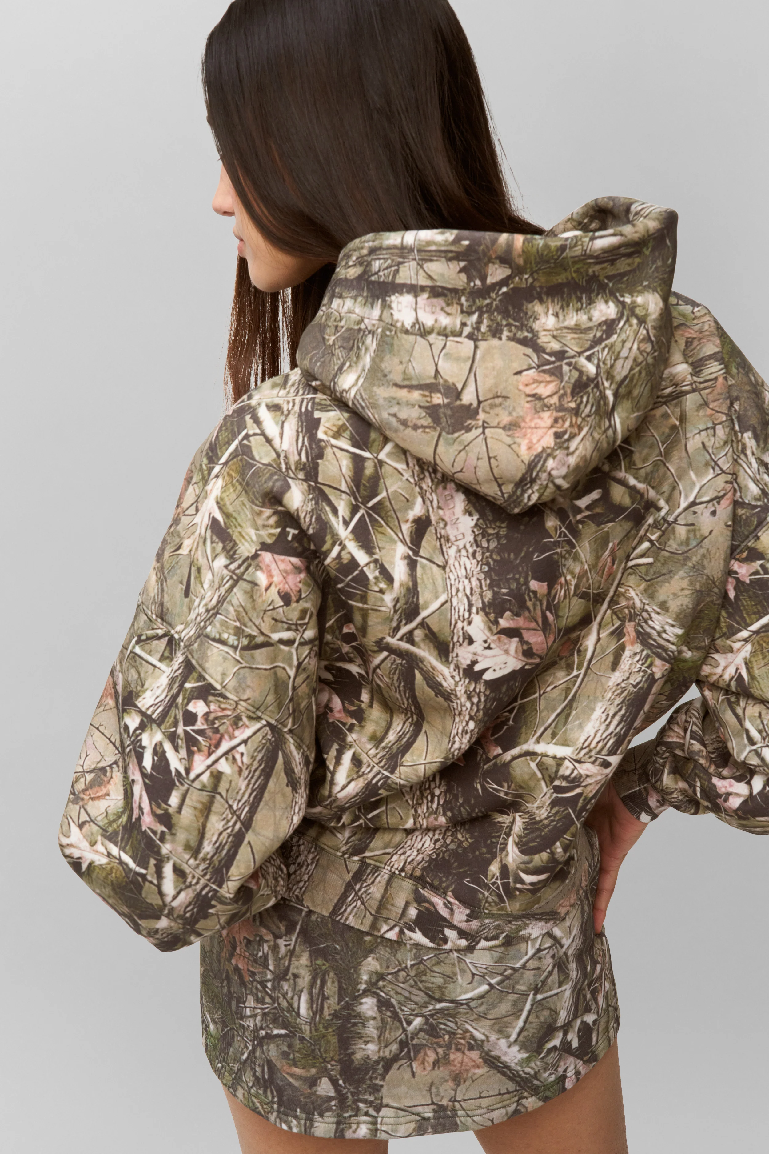 Guizio Pullover Hoodie - Image 4
