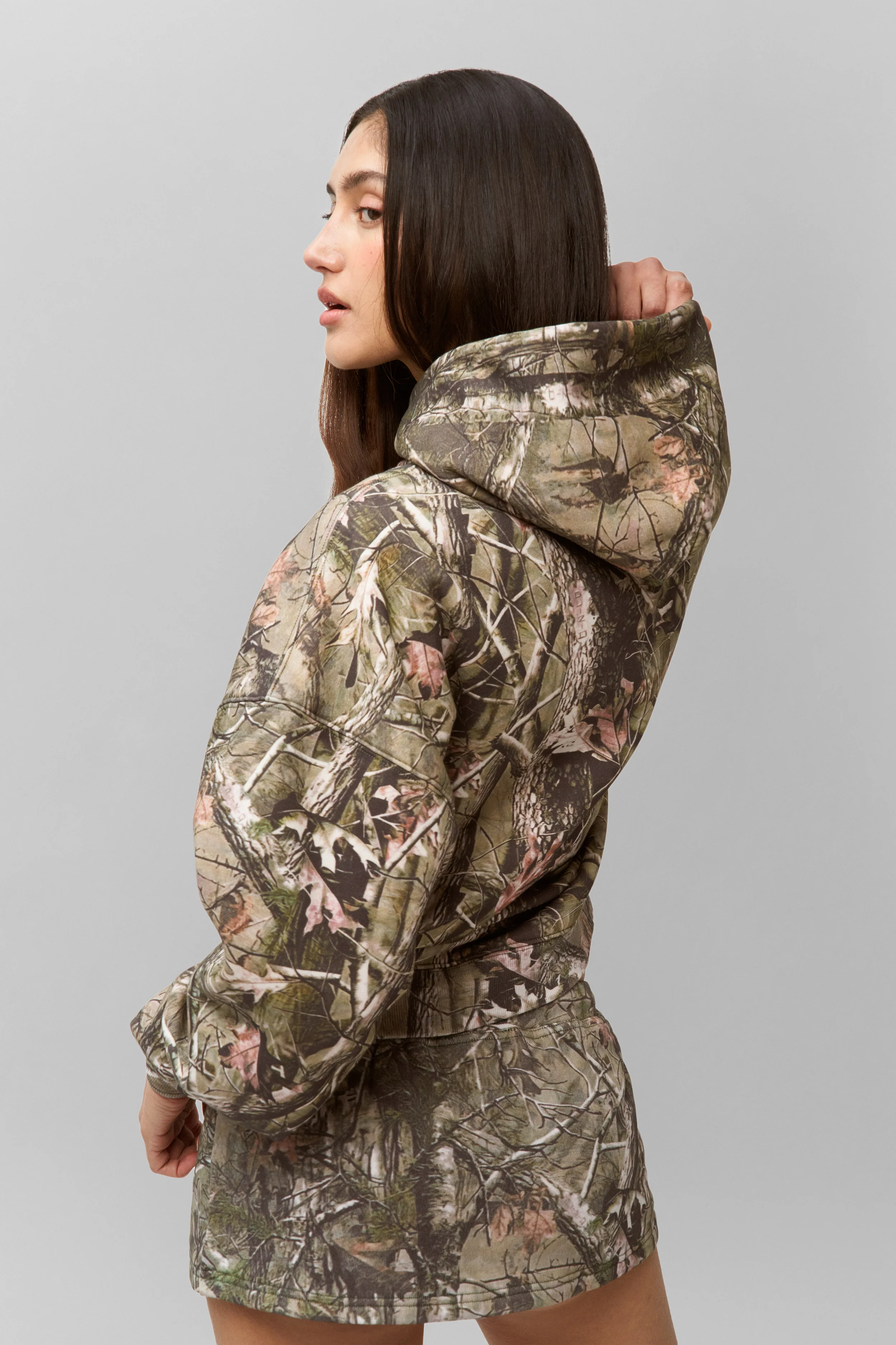 Guizio Pullover Hoodie - Image 7