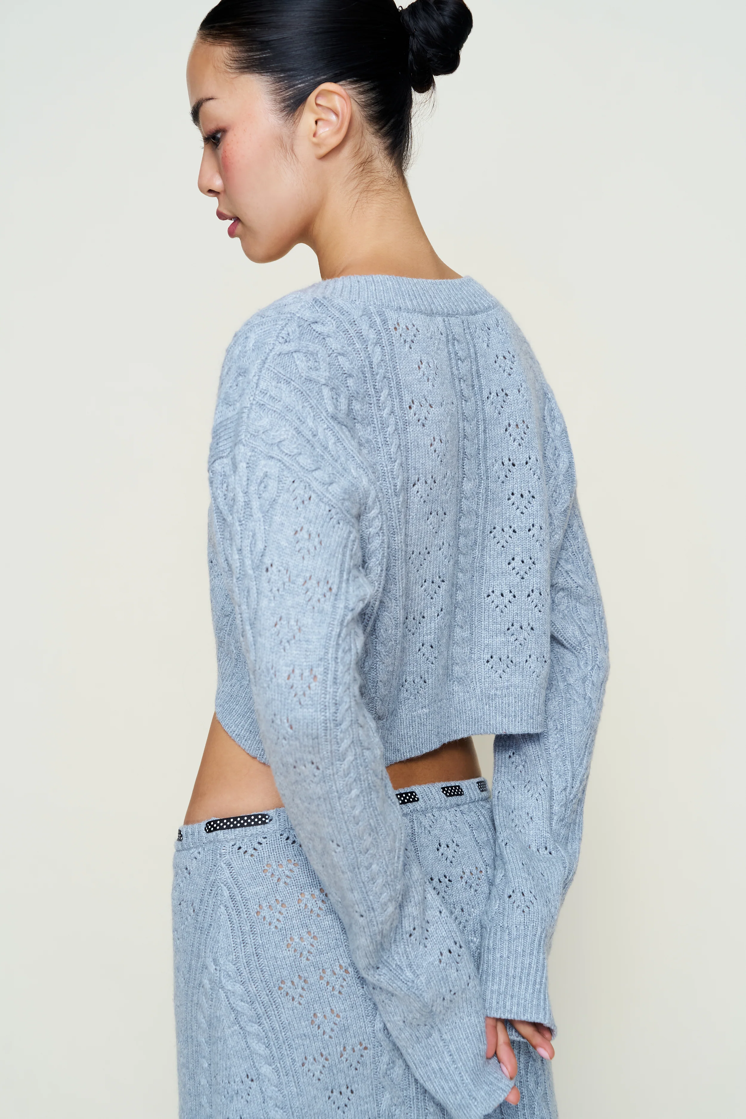 Noah Wool Cable Crop Cardigan - Image 4